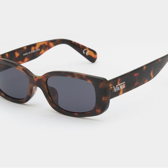 VANS The Bomb Sunglasses Polycarbonate Rectangle UBA/UVB 400 Protection NWOT - Picture 2 of 4